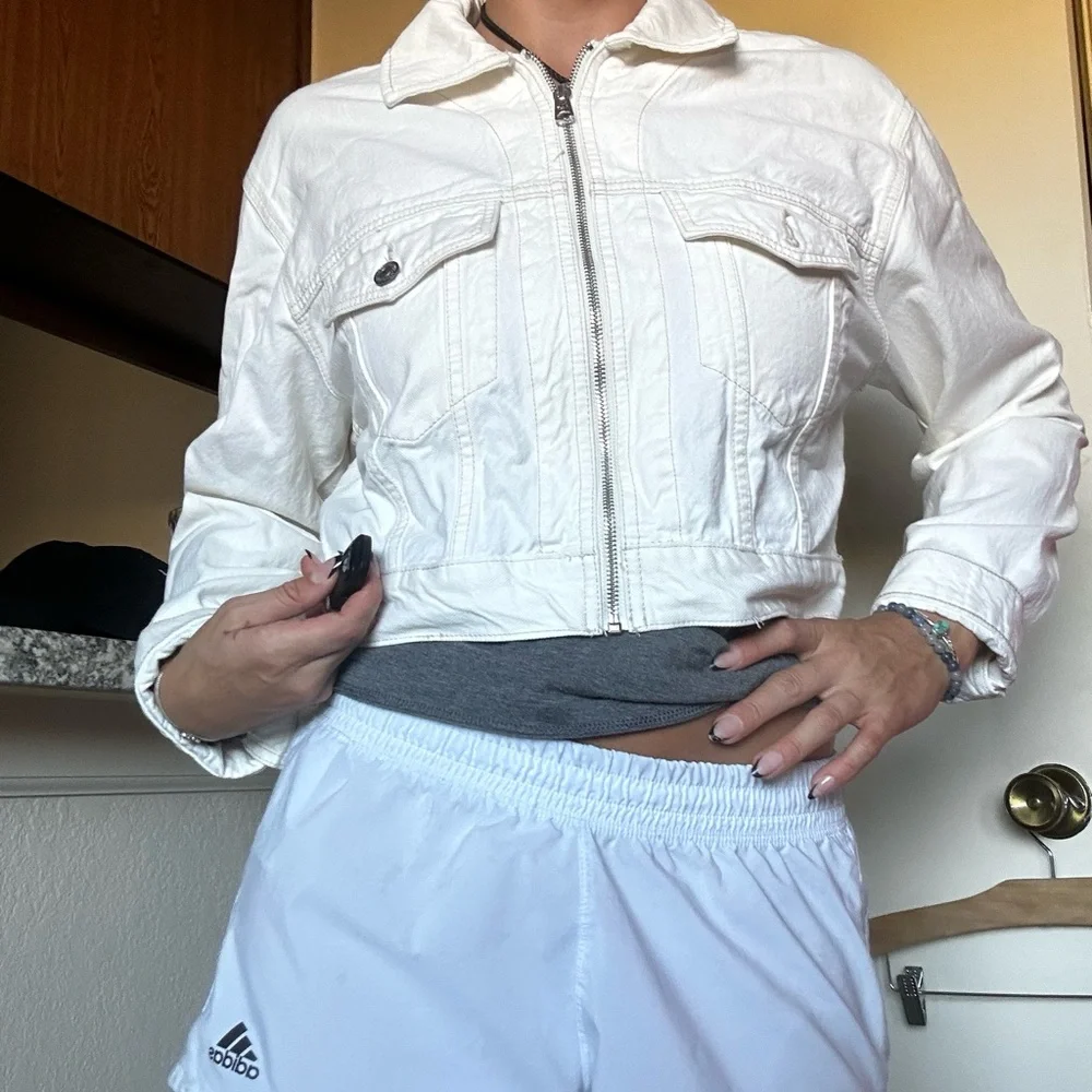 Never worn white Abercrombie denim jacket - Picture 1 of 5